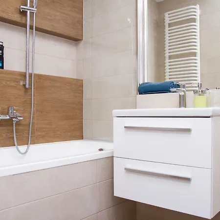 Dwupokojowy Apartament Z Sypialnia I Tarasem Daire *